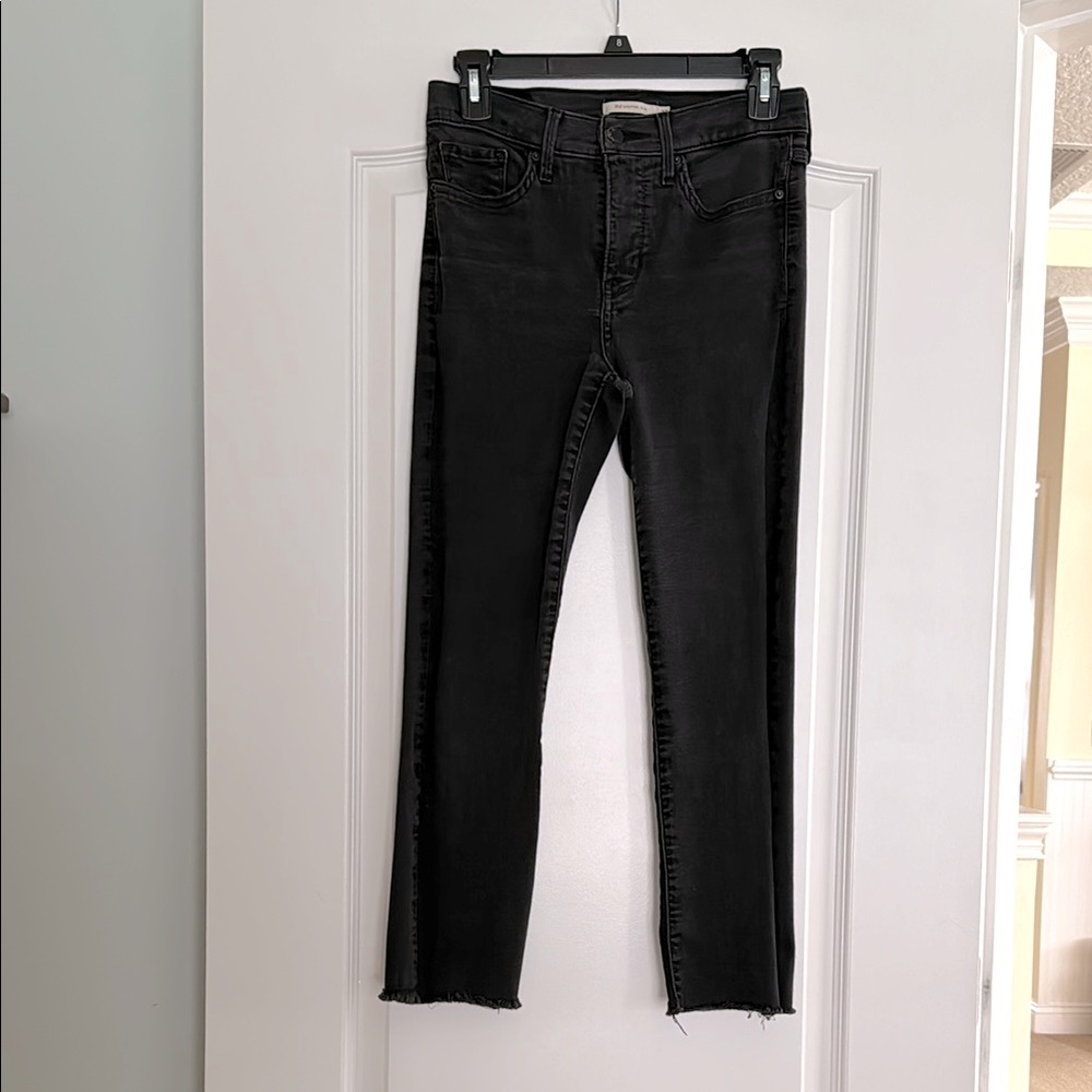 Levi’s 312 Shaping Slim cropped jeans